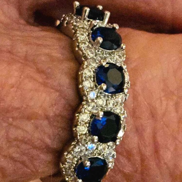 PRINCESS CUT PROMISE RING - Picture 3 of 11